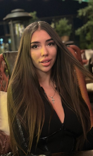Viktoriia, 22